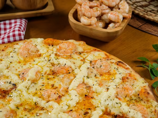 Combo Pizza Camarão +Refrigerante Guaraná Antarctica 1L