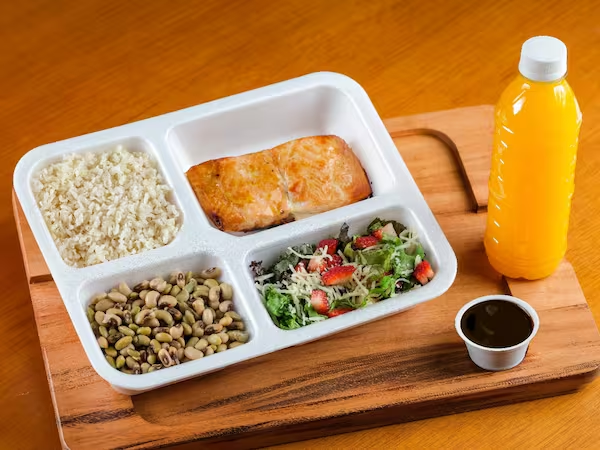 Salmão Ligth + Suco de Laranja